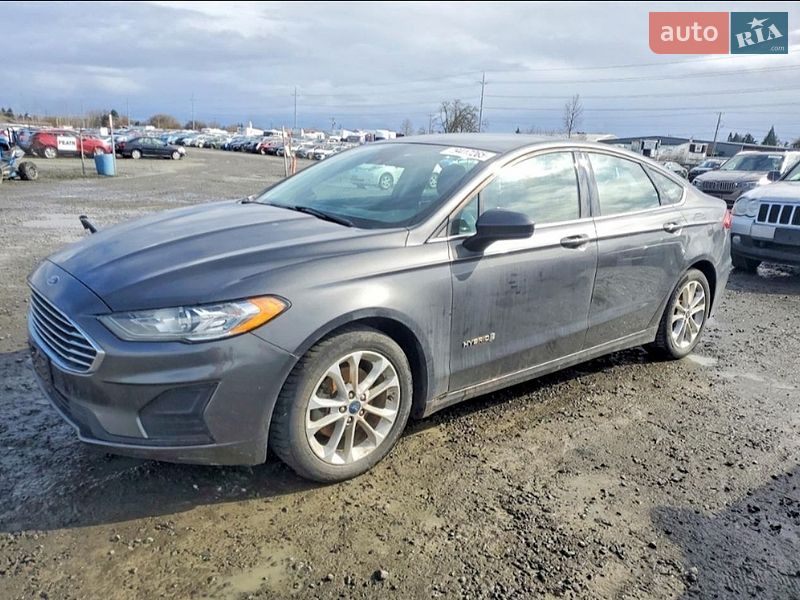 Седан Ford Fusion 2019 в Дрогобичі