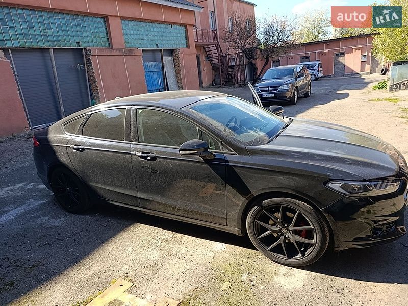 Седан Ford Fusion 2015 в Рівному