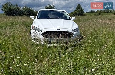 Седан Ford Fusion 2015 в Надвірній