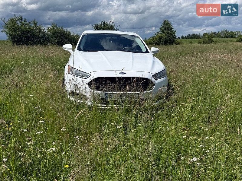 Седан Ford Fusion 2015 в Надвірній
