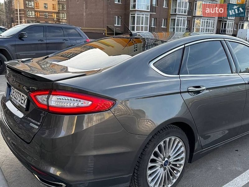 Седан Ford Fusion 2015 в Чернигове