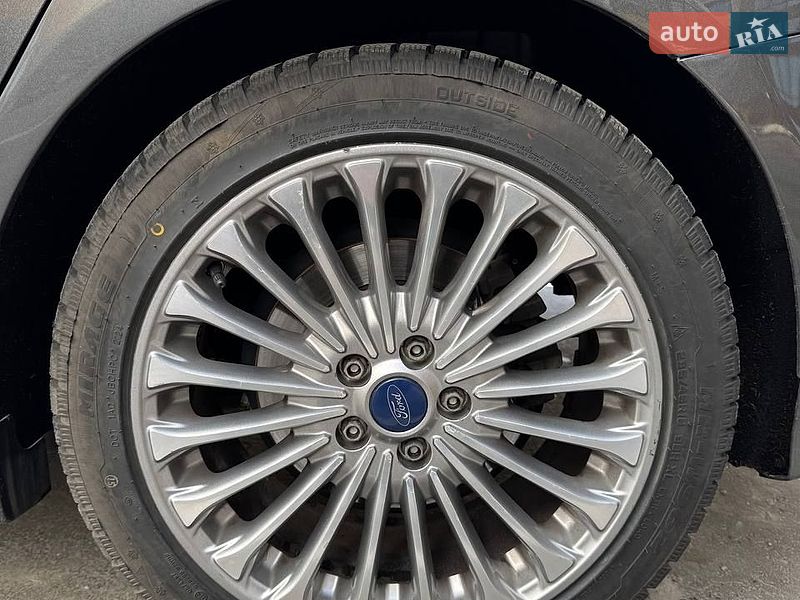 Седан Ford Fusion 2015 в Чернигове