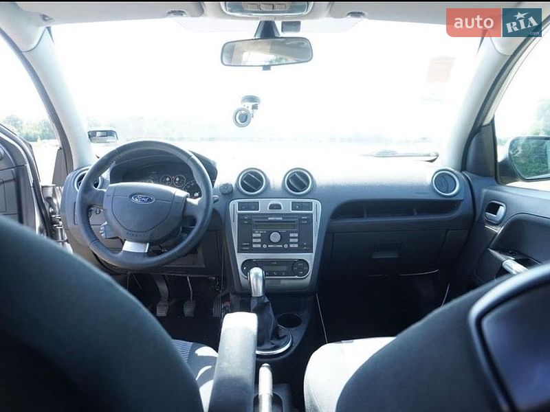 Хэтчбек Ford Fusion 2010 в Луцке