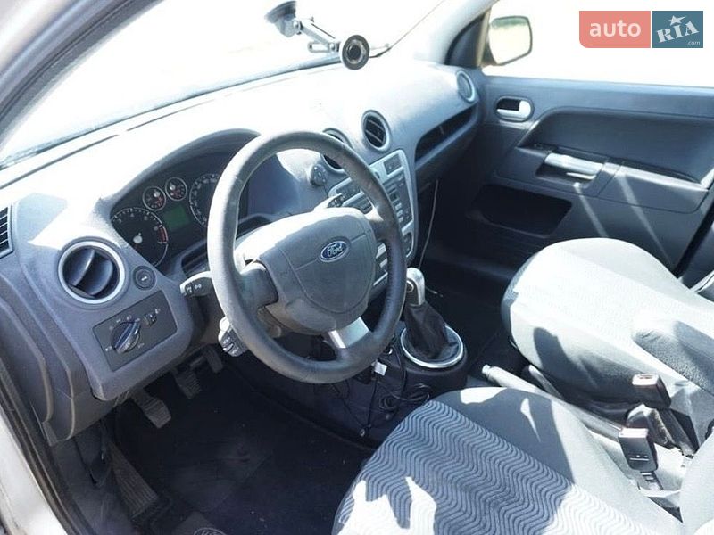 Хэтчбек Ford Fusion 2010 в Луцке