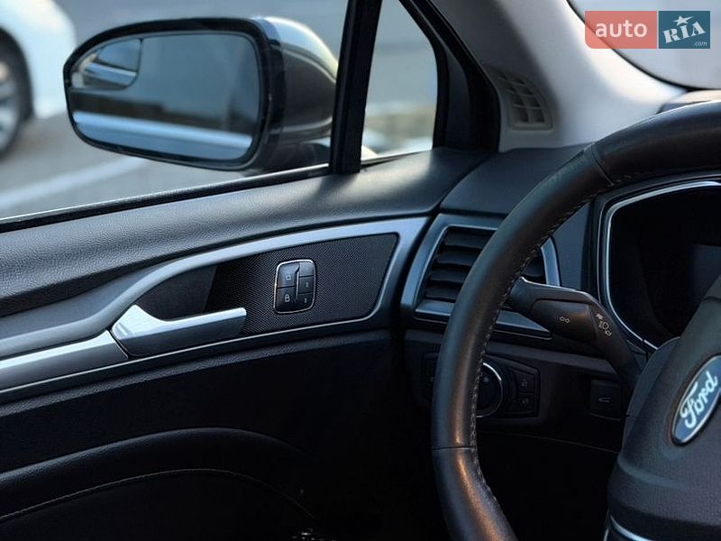 Седан Ford Fusion 2014 в Ужгороде