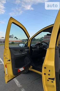 Минивэн Ford Galaxy 2005 в 