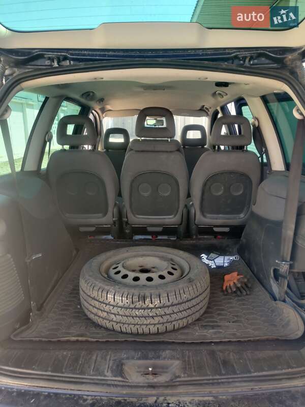 Универсал Ford Galaxy 2004 в Черновцах