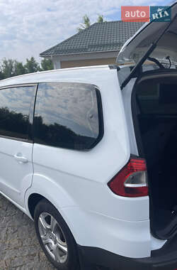 Минивэн Ford Galaxy 2011 в 