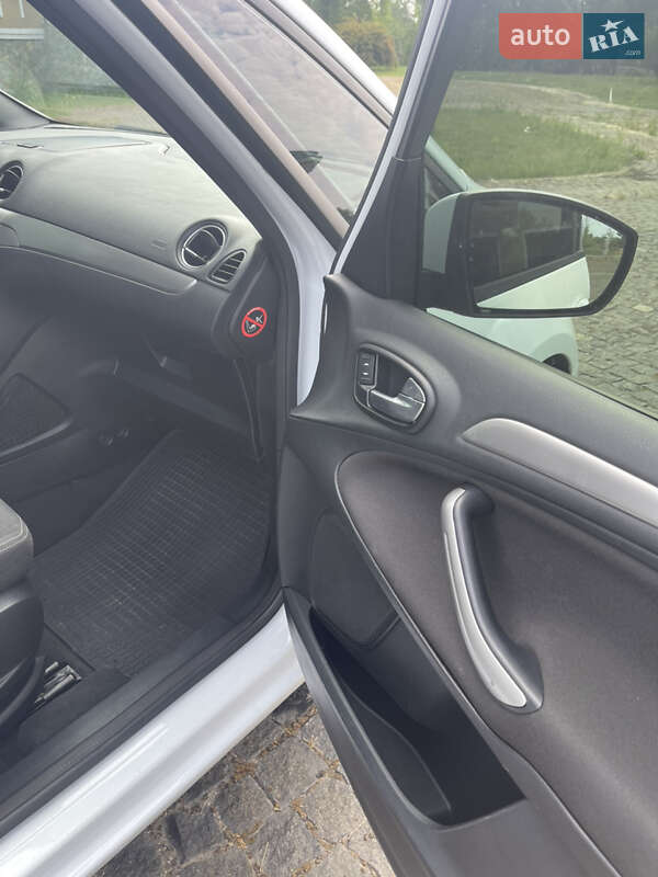 Минивэн Ford Galaxy 2011 в Киеве