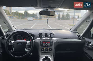 Минивэн Ford Galaxy 2011 в 