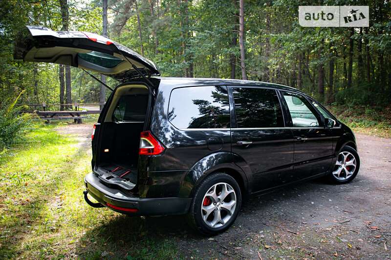 Минивэн Ford Galaxy 2008 в 