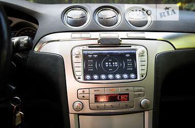 Минивэн Ford Galaxy 2008 в 