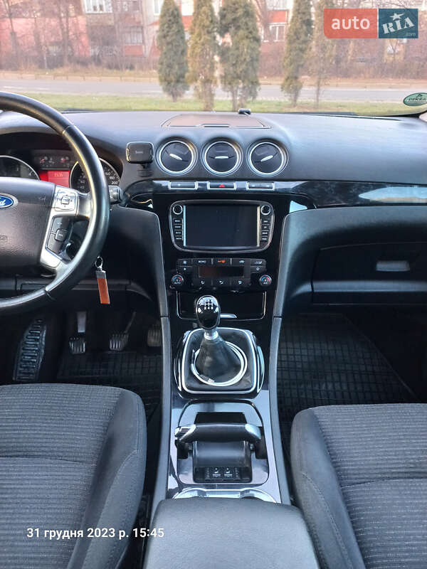 Мінівен Ford Galaxy 2010 в Чернівцях