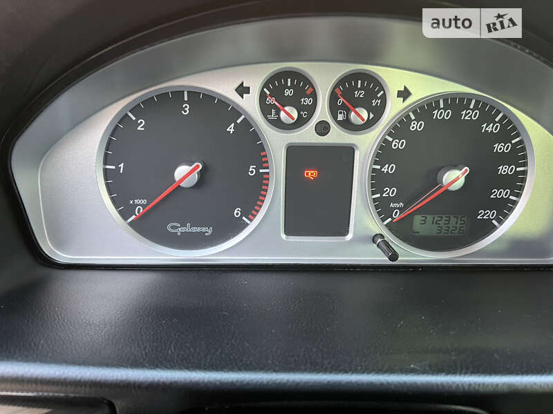 Минивэн Ford Galaxy 2004 в Новоселице