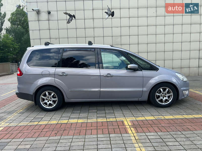 Минивэн Ford Galaxy 2014 в 