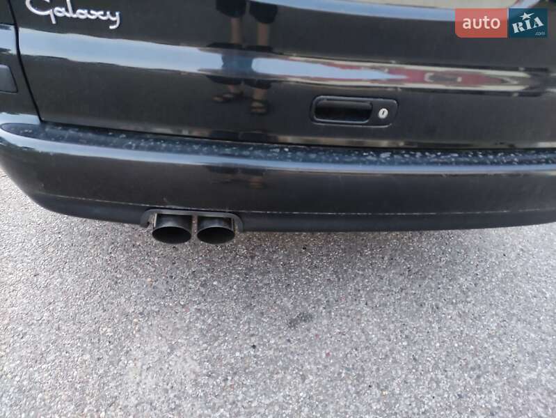 Минивэн Ford Galaxy 2004 в Петропавловской Борщаговке