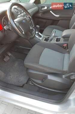 Минивэн Ford Galaxy 2013 в 