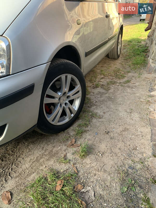 Мінівен Ford Galaxy 2000 в Львові