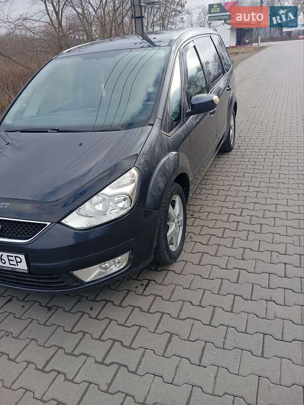 Минивэн Ford Galaxy 2008 в 