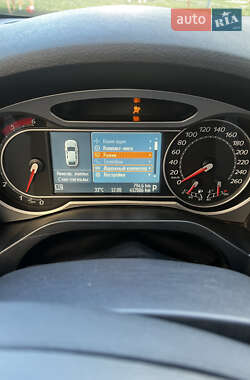 Минивэн Ford Galaxy 2010 в 