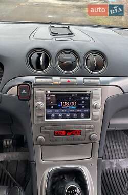 Минивэн Ford Galaxy 2006 в 