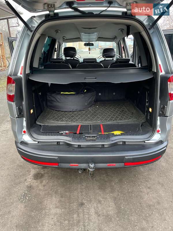 Минивэн Ford Galaxy 2006 в Покрове