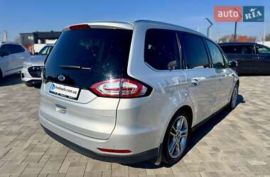 Минивэн Ford Galaxy 2019 в 