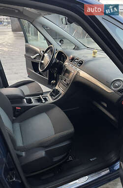 Минивэн Ford Galaxy 2012 в 