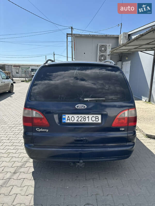 Минивэн Ford Galaxy 2000 в Чопе