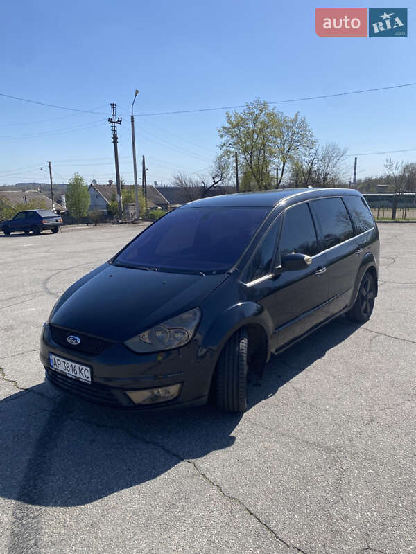 Минивэн Ford Galaxy 2009 в 