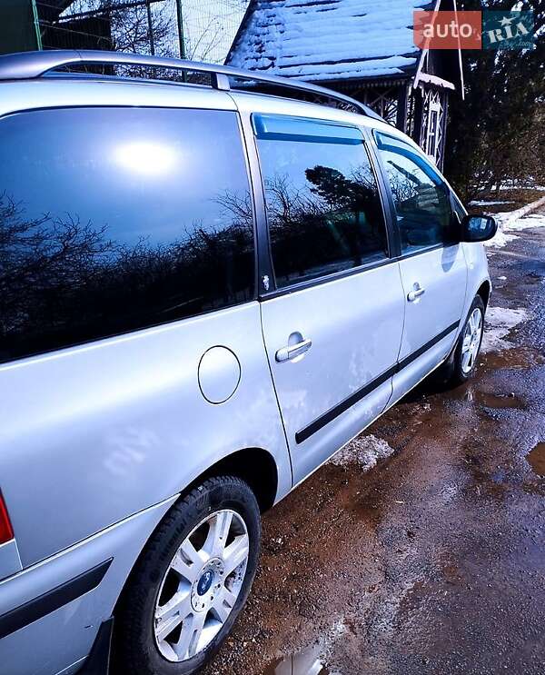 Минивэн Ford Galaxy 2004 в Краснограде