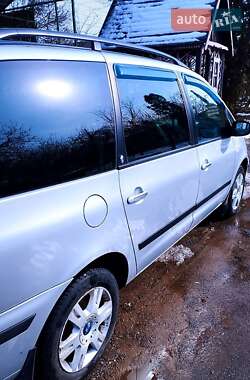 Минивэн Ford Galaxy 2004 в 