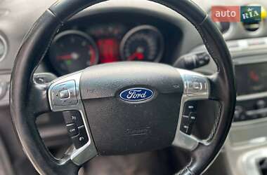 Минивэн Ford Galaxy 2011 в 