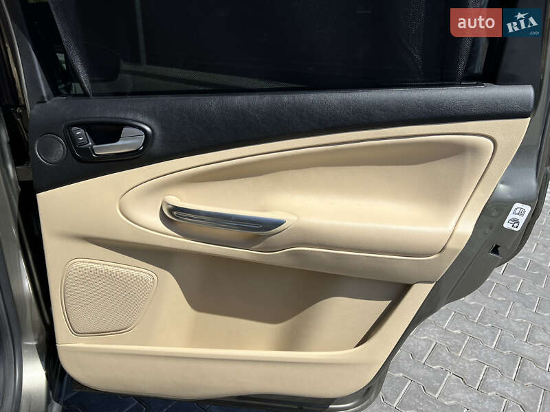 Минивэн Ford Galaxy 2010 в Днепре