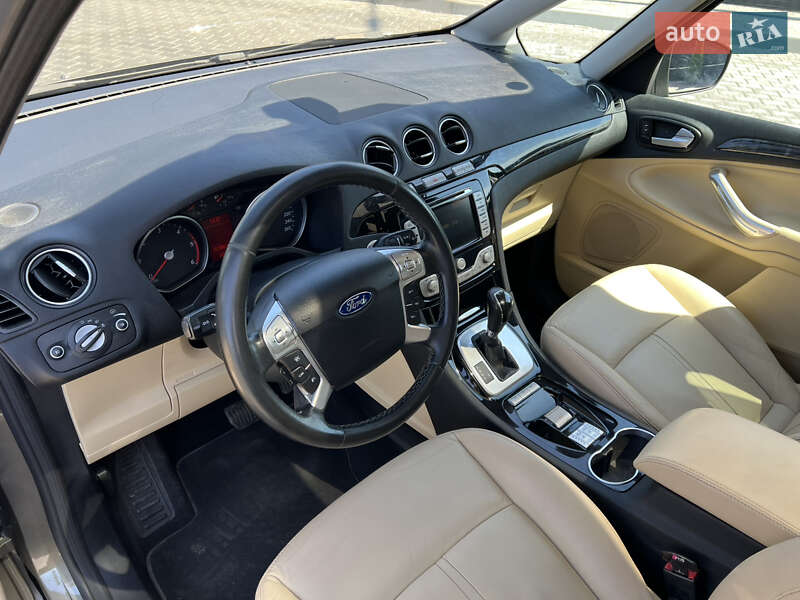 Минивэн Ford Galaxy 2010 в Днепре