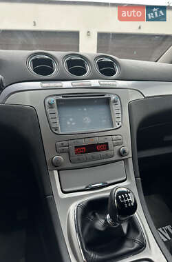 Минивэн Ford Galaxy 2008 в 