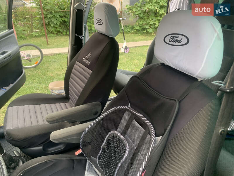 Минивэн Ford Galaxy 2003 в Черновцах