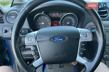 Минивэн Ford Galaxy 2006 в 