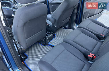 Минивэн Ford Galaxy 2006 в 