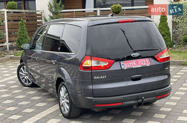 Минивэн Ford Galaxy 2010 в 