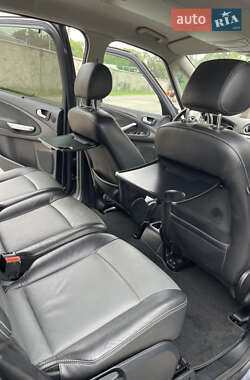 Минивэн Ford Galaxy 2010 в 