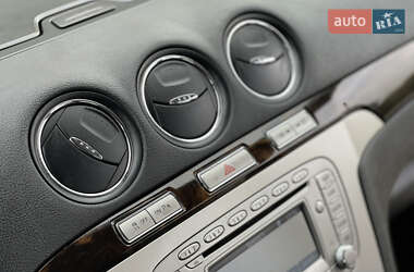 Минивэн Ford Galaxy 2010 в 