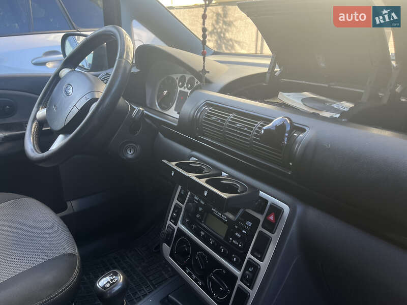 Мінівен Ford Galaxy 2003 в Івано-Франківську