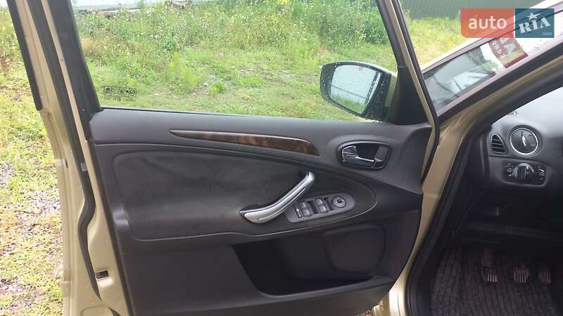 Мінівен Ford Galaxy 2006 в Сокалі