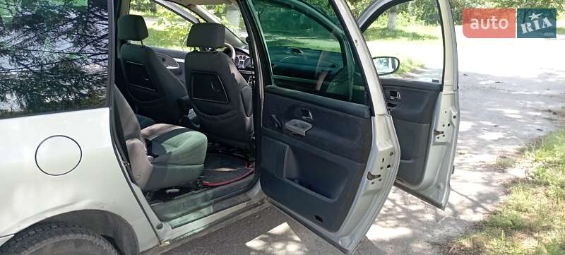 Мінівен Ford Galaxy 2001 в Шепетівці