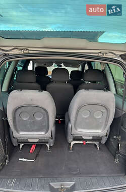 Мінівен Ford Galaxy 2000 в 
