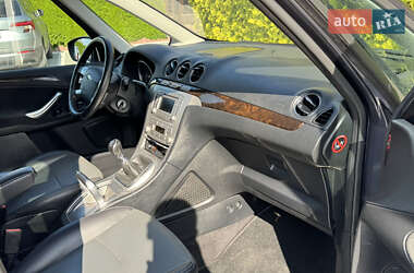 Минивэн Ford Galaxy 2010 в 