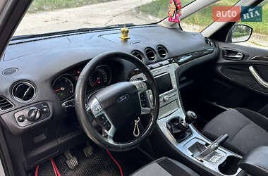 Минивэн Ford Galaxy 2006 в 