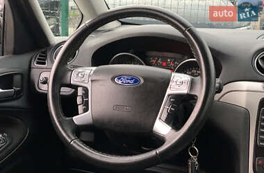 Минивэн Ford Galaxy 2010 в 