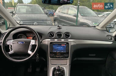 Минивэн Ford Galaxy 2010 в 